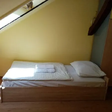 Costa Apartman *